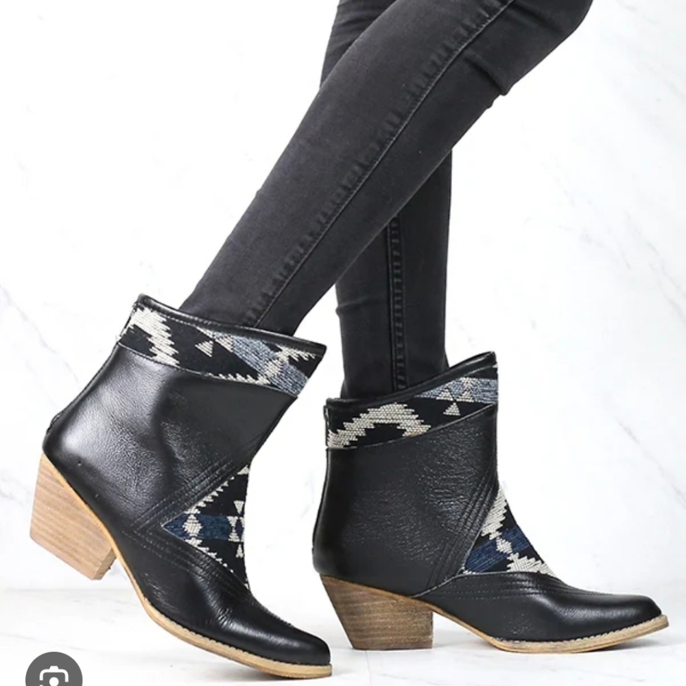 Sbicca Black and Blue Patterned Women's Ankle Boots_7 - Picture 2 of 13
